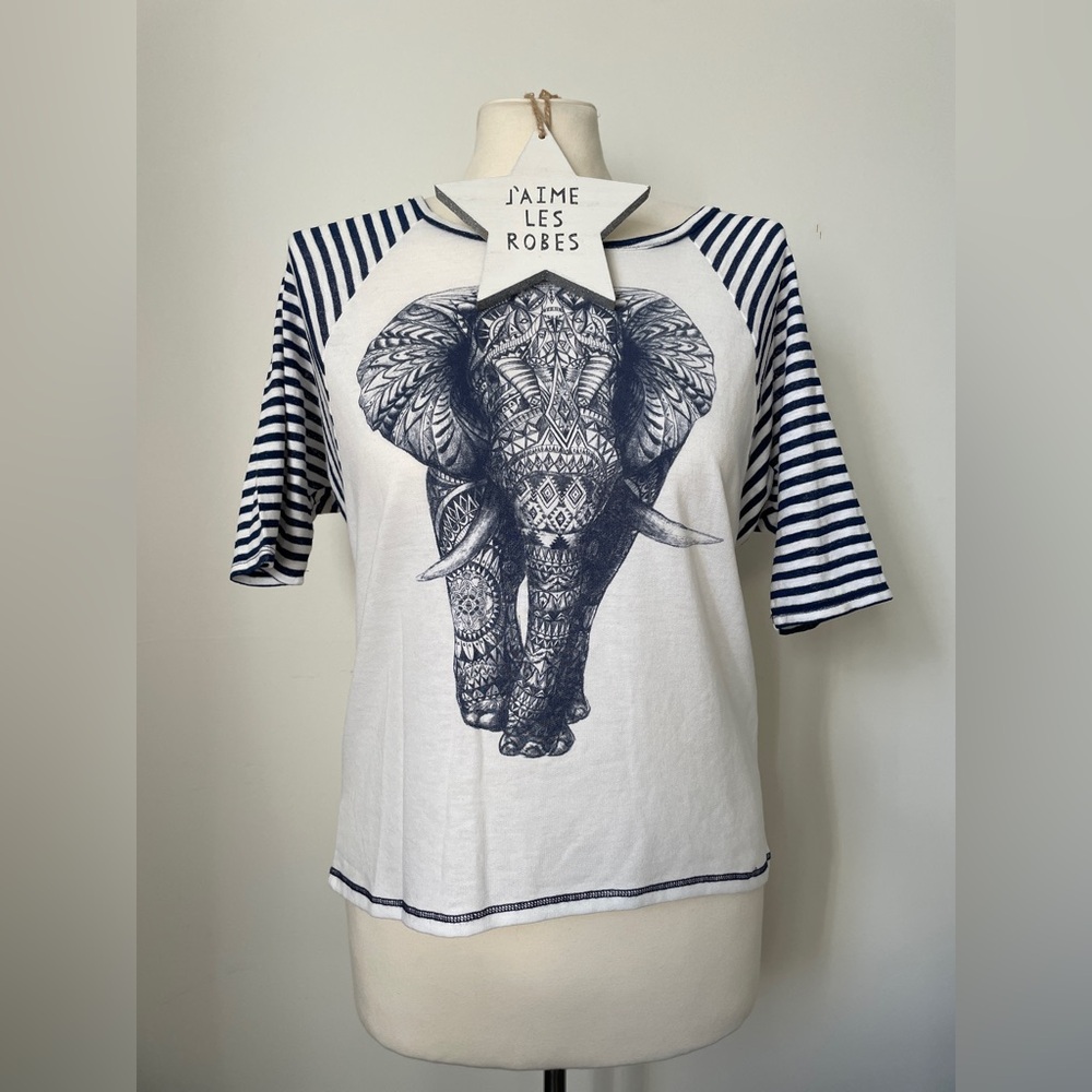 Tea n Rose “Elephant” White & Dark Blue Striped Tee - NWOT